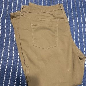 Women’s universal thread brand new, never worn without tags